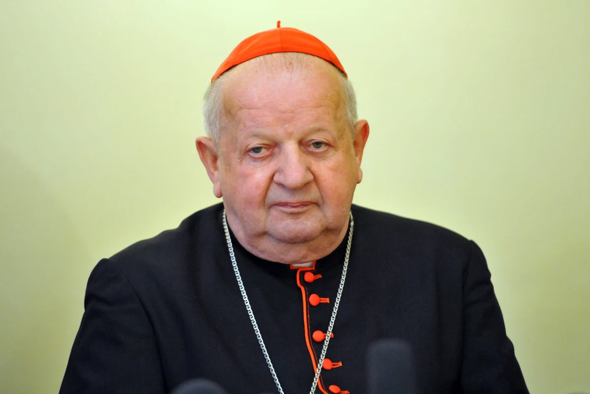 "Nie spodziewałem się, że dożyję czasu jego beatyfikacji i kanonizacji. To Jan Paweł II był człowiekiem nadzwyczajnym, człowiekiem "bożym", to wiedzieliśmy już jako studenci. Jego doskonałość moralna nie zaczęła się, kiedy został papieżem. Był taki od samego początku" - mówi Markowi Balawajdrowi kardynał Stanisław Dziwisz na dzień przed kanonizacją w Watykanie papieża Polaka.