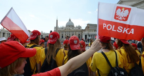 „Zgłoszę sprawę do sądu” - mówi w rozmowie z RMF FM prezes biura podróży, które miało współpracować z organizatorem pielgrzymki do Rzymu pod nazwą "Expres Miłosierdzia". Biuro Holiday Travel miało zapłacić PKP Intercity za specjalny pociąg dla pielgrzymów. Pieniądze nie wpłynęły, więc skład w piątek nie wyjedzie z dworca Warszawa Wschodnia. Pociągiem na kanonizację Jana Pawła II miało jechać 500 naszych rodaków ze Wschodu.