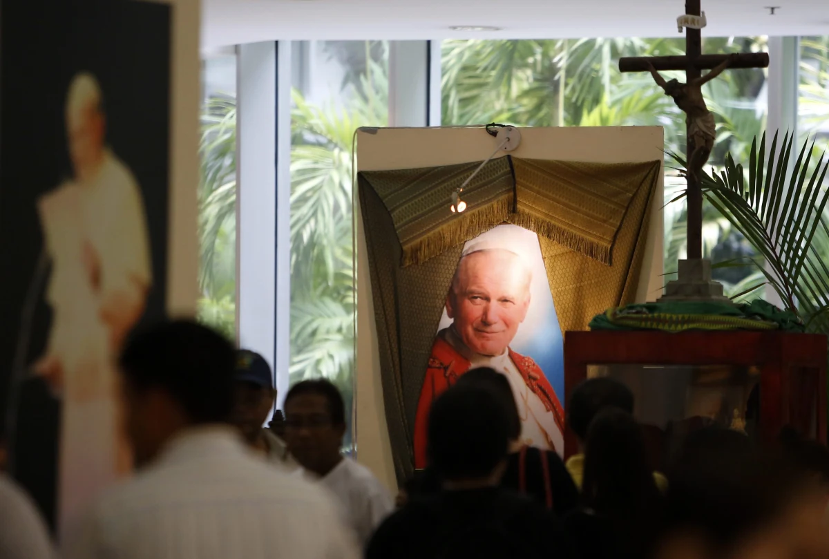 Papież Jan Paweł II w ciągu ponad 26 lat pontyfikatu opublikował dokumenty i wygłosił przemówienia, które oblicza się na 85 tys. stron druku. Wiele z zawartych w nich myśli stało się powszechnie znanymi cytatami i sentencjami.