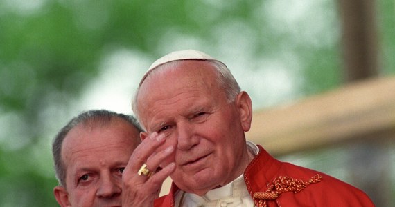 Karol Wojtyła był pierwszym papieżem, który zasiadł na trybunie stadionu jako piłkarski kibic. W okresie pontyfikatu (16 października 1978 - 2 kwietnia 2005) na prywatnych audiencjach przyjął dziesiątki delegacji klubów i organizacji sportowych, jak również byłych i czynnych zawodników, m.in. boksera Muhammada Ali czy mistrza świata Formuły 1 Michaela Schumachera. Prezes Włoskiego Komitetu Olimpijskiego Gianni Patrucci często podkreślał, że Karol Wojtyła to papież sportowców.