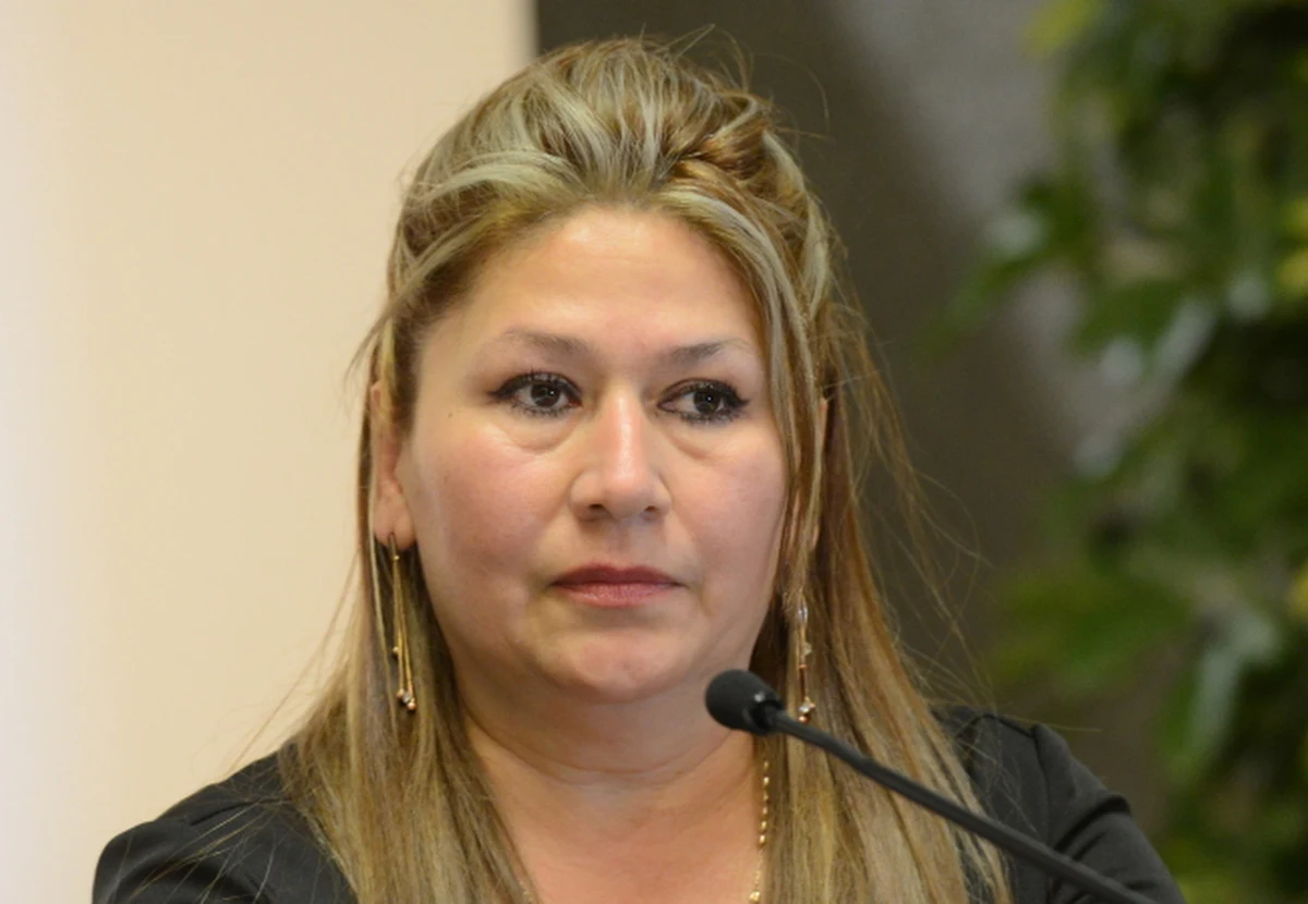 Według lekarzy nie było dla niej ratunku. Miała nieoperacyjnego tętniaka mózgu i szanse na co najmniej kilka tygodni życia. W dniu beatyfikacji Jana Pawła II usłyszała głos mówiący „Wstań, nie bój się” i w niewytłumaczalny z medycznego punktu widzenia sposób wrócił do zdrowia. Jej historię uznano za cud potrzebny do kanonizacji Jana Pawła II.