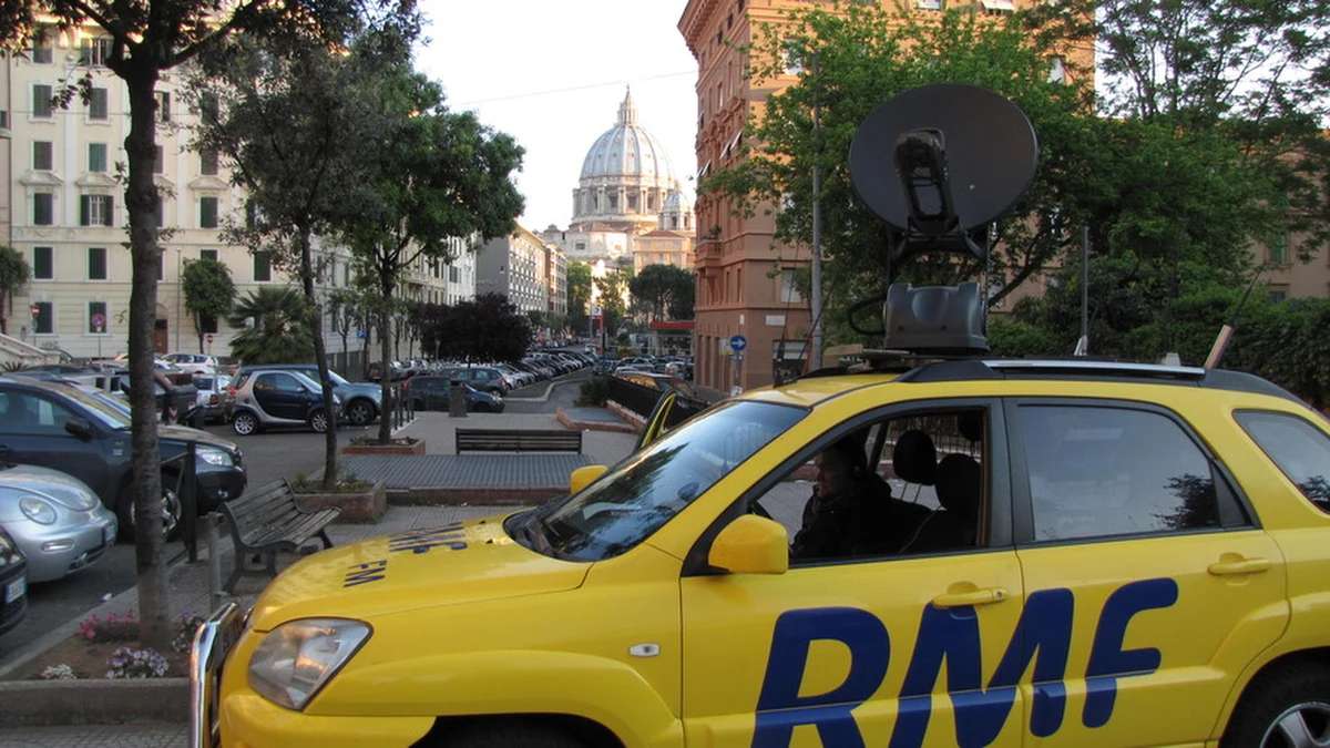RMF FM w Rzymie na dwa dni przed wielkim wydarzeniem - bez precedensu w historii. W niedzielę na Placu św. Piotra skrzyżują się losy i biografie aż czterech papieży - dwóch żyjących i dwóch świętych. To: urzędujący Franciszek, emerytowany Benedykt XVI i kanonizowani Jan Paweł II i Jan XXIII. Naocznymi świadkami tego zdarzenia będą nasi dziennikarze. Tu możecie śledzić ich relacje. 
