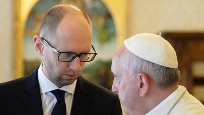 Jaceniuk po spotkaniu z papieżem: Niech Rosja zostawi nas w spokoju