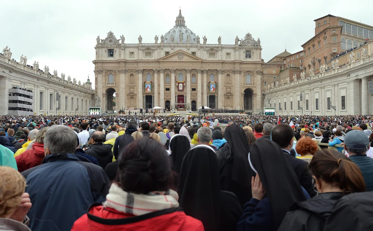 Gdy patrzę na obu świętych papieży mam wrażenie, że całe ich życie było jedną wielką jazdą bez trzymanki - pisze na portalu Stacja7.pl Szymon Hołownia.