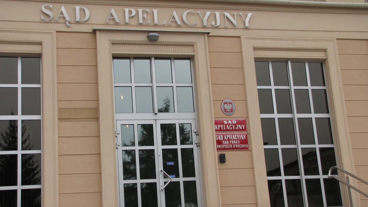 Sąd Apelacyjny w Rzeszowie decyduje, czy Mariusz T., pedofil-morderca spędzi resztę życia w izolacji w zamkniętym ośrodku w Gostyninie. Mariusz T., skazany za zabójstwo czterech chłopców na 25 lat więzienia, 11 lutego wyszedł na wolność. Pozostaje pod dozorem policji.