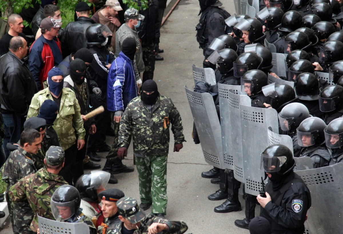 Uzbrojeni terroryści prorosyjscy zajęli prokuraturę obwodową w Ługańsku na wschodniej Ukrainie. Wkroczyli też do lokalnej państwowej stacji telewizyjnej, gdzie zażądali czasu antenowego na odczytanie oświadczenia do mieszkańców regionu.