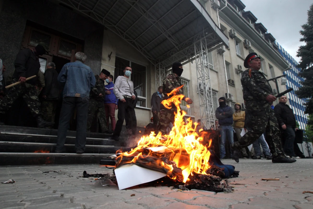 Dowodzący operacjami na wschodzie Ukrainy, odpowiedzialny za porwanie obserwatorów OBWE pułkownik GRU - urodził się i mieszka w Moskwie. Rozpoznali go sąsiedzi. Chodzi o rosyjskiego pułkownika wywiadu wojskowego Igora Striełkowa dowodzącego prorosyjskimi separatystami na Ukrainie.