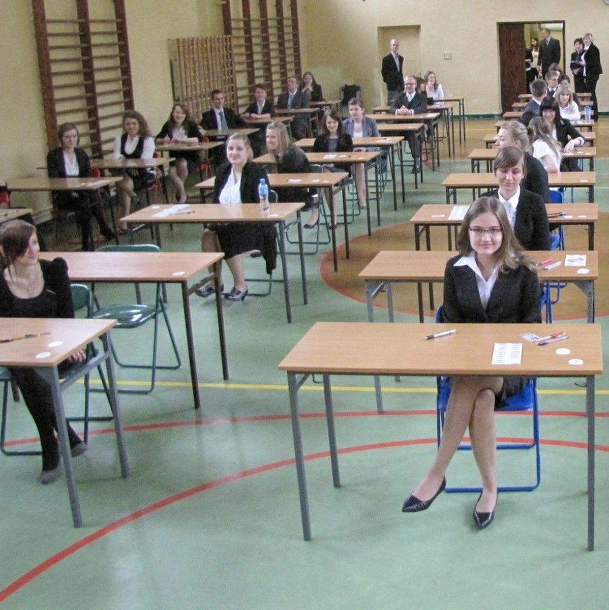 Centralna Komisja Egzaminacyjna złożyła na policję zawiadomienie w związku z informacjami o rzekomym włamaniu na jej serwery - poinformowała wicedyrektor CKE Mariola Konopka. Równocześnie podkreśliła, że nic nie wskazuje na to, by ktoś nieuprawniony uzyskał dostęp do strony Komisji.