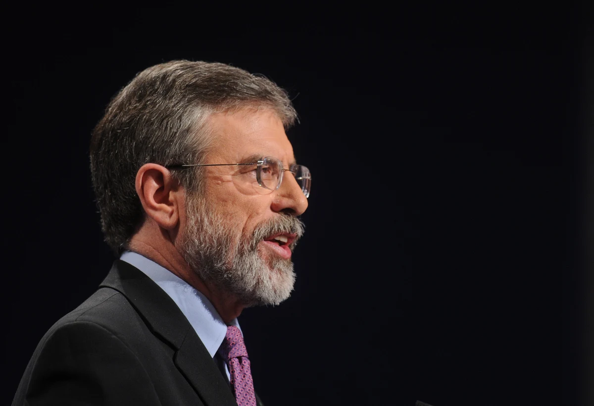 Przywódca północnoirlandzkiej partii Sinn Fein Gerry Adams zatrzymany przez policję. Sprawa ma związek z zamordowaniem w 1972 r. przez IRA 37-letniej wdowy Jean McConville, matki 10 dzieci. Adams zaprzecza jakoby miał cokolwiek z tym wspólnego.

