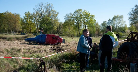 Prywatny śmigłowiec rozbił się na łące w miejscowości Czysta koło Słupska na Pomorzu. Pięć osób trafiło do szpitala.
