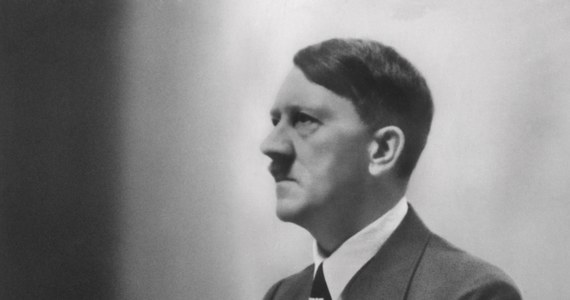 Przyrodni brat Adolfa Hitlera mieszkał w Liverpoolu i pracował w kawiarni należącej do Żydów. Potwierdzają to dokumenty odkryte przez brytyjskich dziennikarzy.