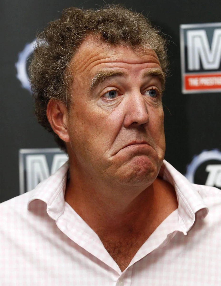 Prezenter programu Top Gear, Jeremy Clarkson, przeprosił na Twitterze za użycie rasistowskiego określenia w dziecięcej wyliczance. Miała ona zadecydować o wyższości jednego samochodu nad drugim. 