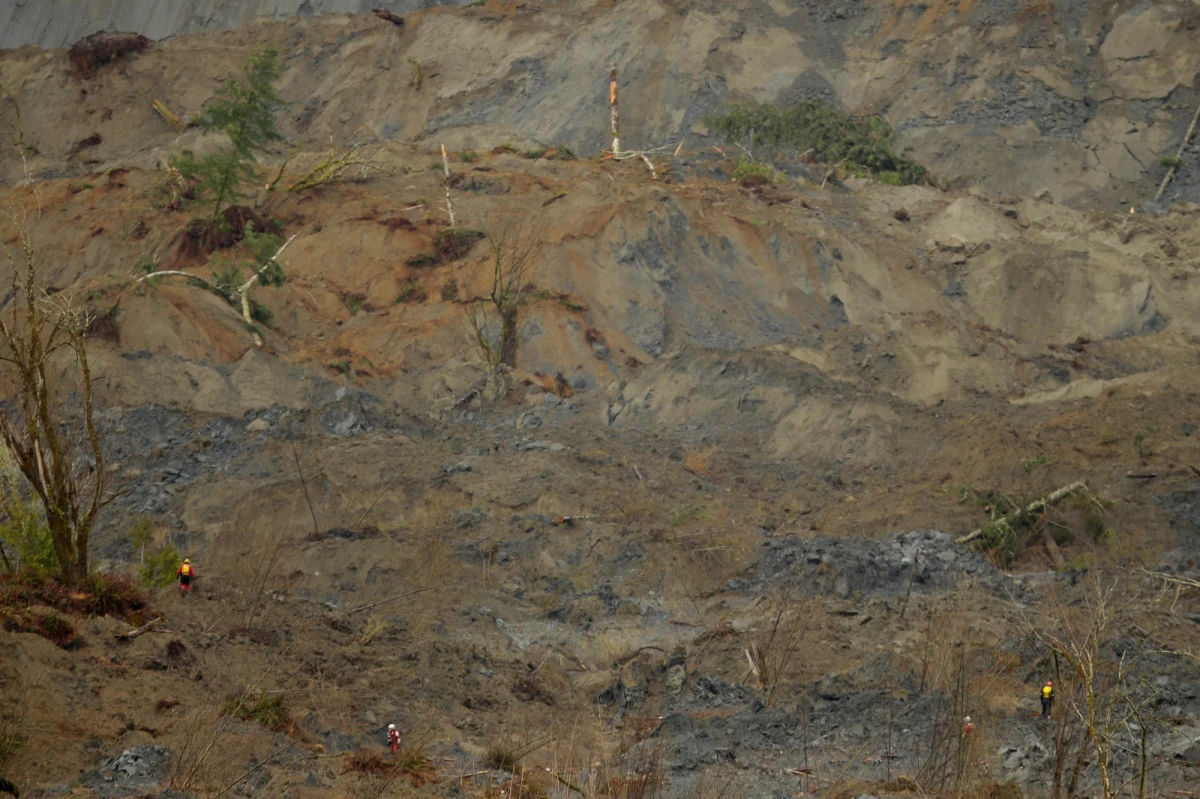 Co najmniej 250 osób, w tym dzieci, uznaje się za zaginione po przejściu lawiny błotnej. Zmiotła ona z powierzchni ziemi całą wieś w prowincji Badachszan w północno-wschodnim Afganistanie - poinformowała policja. 