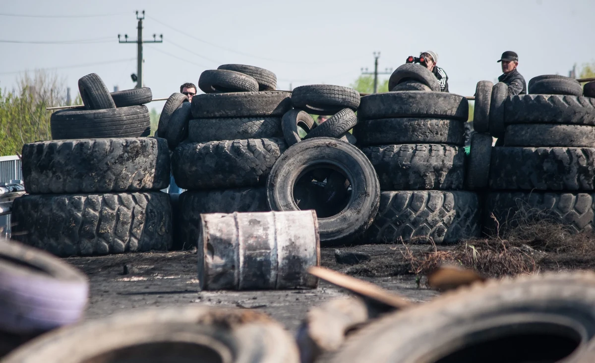 Niemiecka minister obrony Ursula von der Leyen poinformowała, że zwolnieni przez separatystów w Słowiańsku obserwatorzy wojskowi z krajów OBWE przylecą w sobotę wieczorem na wojskowe lotnisko Tegel w Berlinie. Wśród nich jest obywatel Polski.