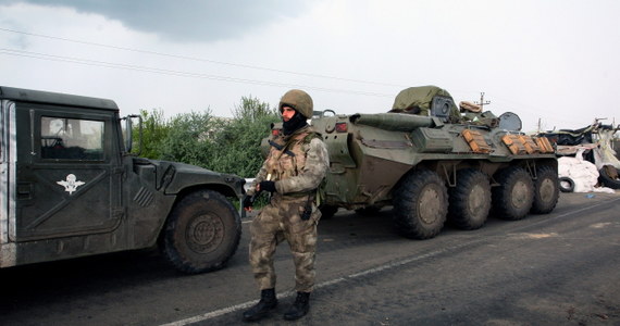 Ukraińska armia odcięła główną drogę prowadzącą do Słowiańska, opanowanego w kwietniu przez prorosyjskich separatystów - poinformowała agencja AFP. "Miasto jest całkowicie otoczone" - potwierdziła rzeczniczka separatystów, Stella Choroszewa. 