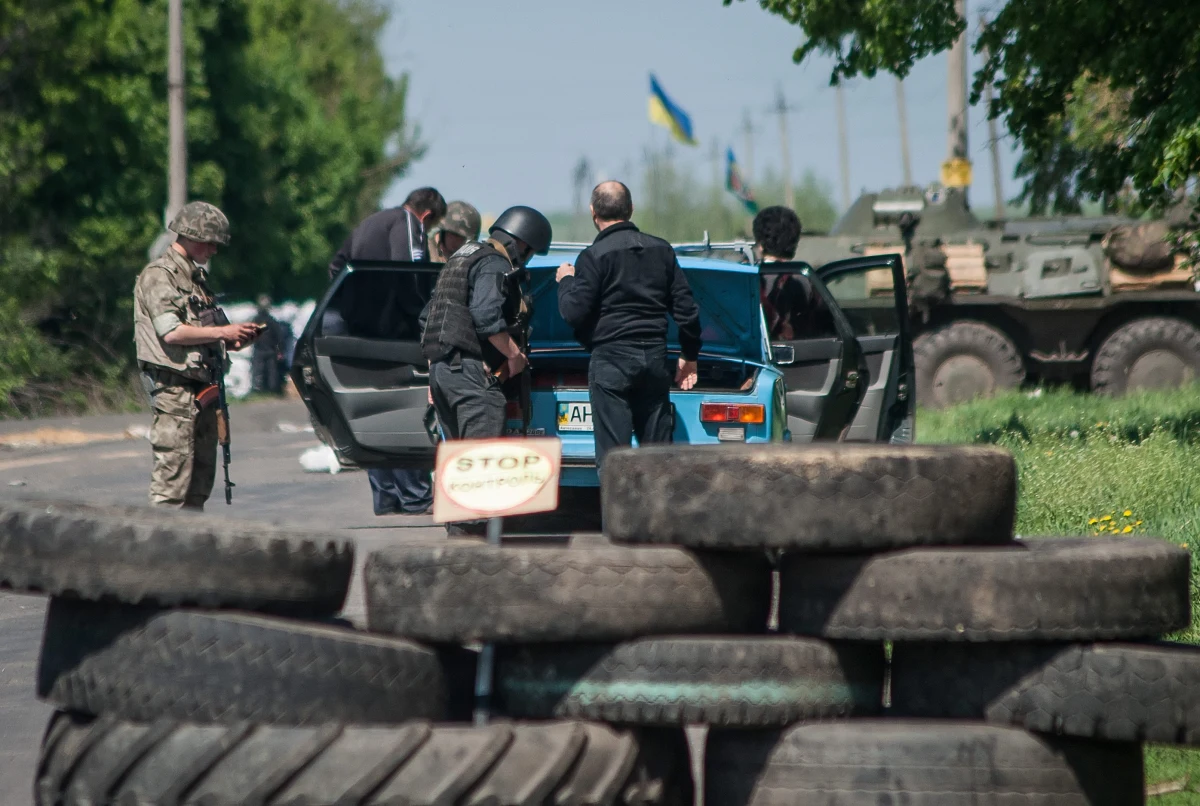 Czterech wojskowych z ukraińskich sił antyterrorystycznych zginęło, a około 30 zostało rannych w operacji przeciwko separatystom w opanowanym przez nich Słowiańsku w obwodzie donieckim na wschodzie kraju - poinformowało MSW Ukrainy.
Według resortu są także ofiary wśród ludności cywilnej. Ich liczby nie podano. 