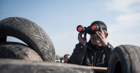 Ukraińskie władze obawiają się, że 9 maja (w Rosji to Dzień Zwycięstwa) separatyści spróbują dokonać przewrotu i obalić rząd w Kijowie. Służba Bezpieczeństwa Ukrainy alarmuje, że prorosyjscy bojownicy w Donieckim Zagłębiu Węglowym namawiają górników do strajku. Chcą przejąć materiały wybuchowe, by wysadzić Karliwski zbiornik wodny, który znajduje się 40 km od Doniecka.