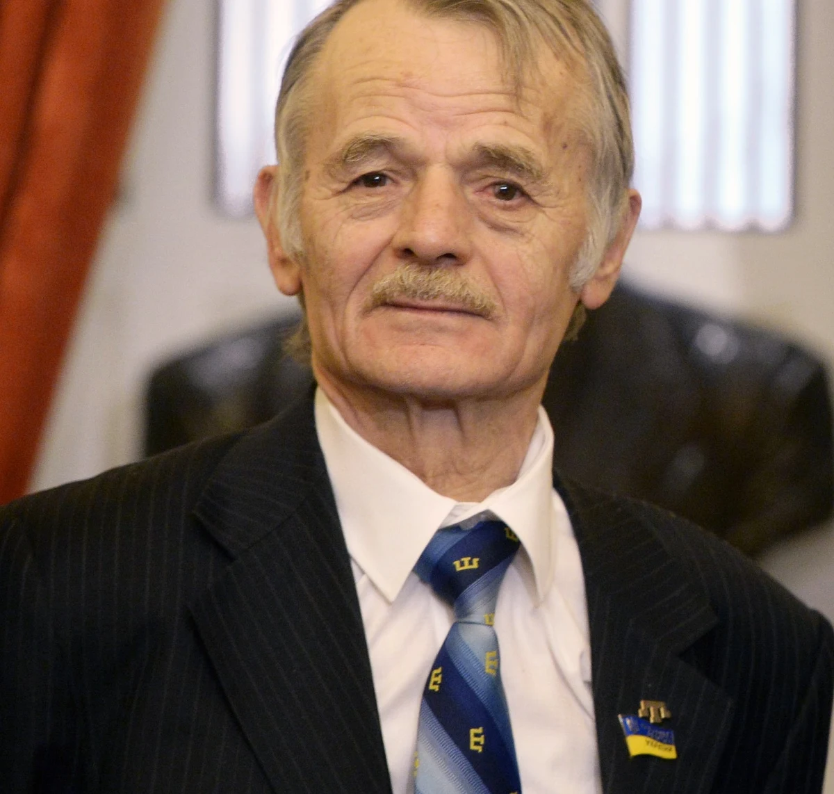 "Mustafa Dżemilew, lider Tatarów krymskich, otrzyma Nagrodę Solidarności im. Lecha Wałęsy" - ogłosił Radosław Sikorski. Warta milion euro nagroda została przyznana w związku z 25. rocznicą pierwszych częściowo wolnych wyborów parlamentarnych.