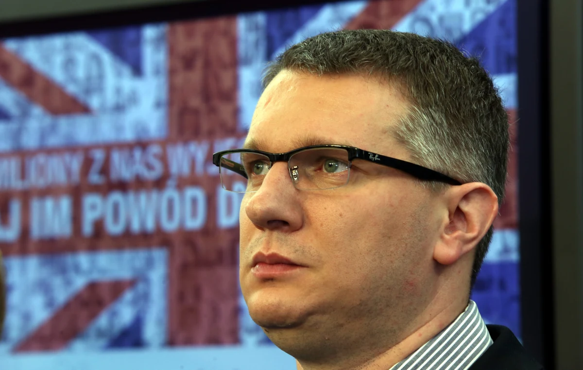 Poseł Przemysław Wipler bez immunitetu w sprawie warszawskiej bójki. Poselska Komisja Regulaminowa przyjęła zrzeczenie się posła z immunitetu po incydencie z policjantami przed jednym z warszawskich klubów. Wniosek prokuratora generalnego o uchylenie immunitetu Wiplerowi trafił do Sejmu na początku marca. Poseł postanowił jednak zrzec się go sam. 