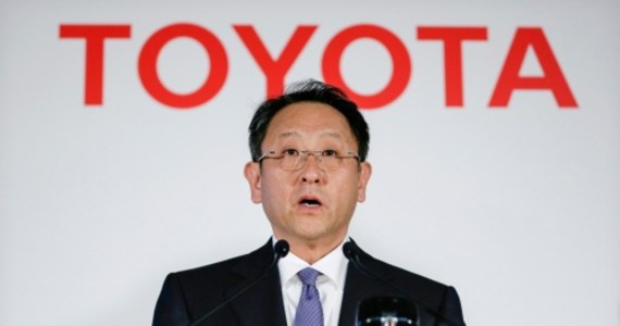 Toyota jako pierwszy koncern motoryzacyjny na świecie sprzedała w ciągu 12 miesięcy ponad 10 milionów samochodów osobowych. To jest rekordowy wynik sprzedaży w tym segmencie rynku.