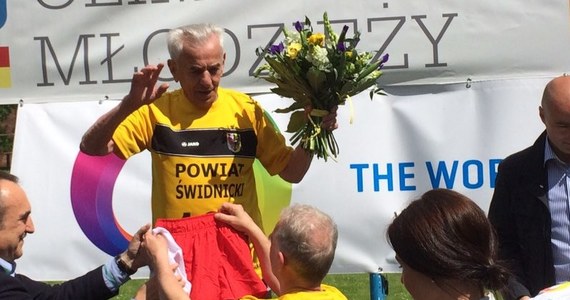 Ma 104 lata i właśnie pobił rekord Europy w biegu na 100 metrów na Stadionie Olimpijskim we Wrocławiu. Czas to 32 sekundy i 79 setnych. Stanisław Kowalski osiągnął najlepszy czas w historii Starego Kontynentu w kategorii wiekowej "100 plus". 