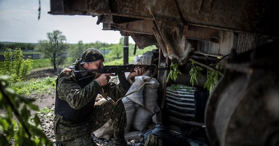 "Ludowy mer" opanowanego przez separatystów prorosyjskich Słowiańska na wschodniej Ukrainie Wiaczesław Ponomariow zapowiedział, że jego siły nie będą już brały jeńców, lecz będą zabijać atakujących je żołnierzy ukraińskich - doniosło radio Swoboda.