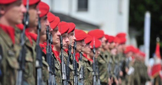 Nowa koncepcja Narodowych Sił Rezerwowych przewiduje zwiększenie liczebności armii ze 120 do 130 tysięcy osób. Przygotował ją na zlecenie MON zespół ekspertów Akademii Obrony Narodowej. W dokumencie mowa jest również o powołaniu dodatkowej służby z NSR. Chodzi o liczące 10 tysięcy żołnierzy Terenowe Oddziału Specjalne. 