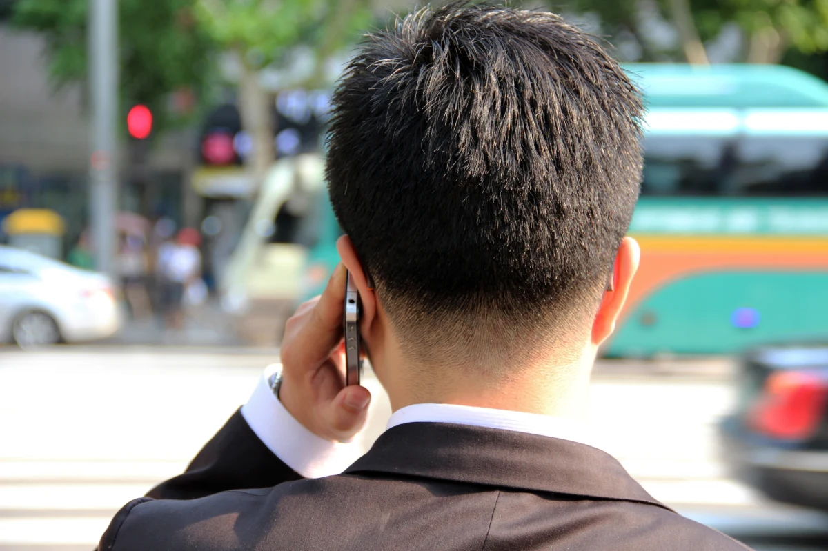 Wchodzisz w dorosłość w czasach kryzysu? Nie będziesz narcyzem. Opublikowane właśnie na łamach czasopisma  "Psychological Science" wyniki badań psychologów z Emory University wskazują na to, że sytuacja ekonomiczna ma istotny wpływ na kształtowanie się naszej osobowości. Kłopoty gospodarcze, w tym wyższy poziom bezrobocia, mogą zmienić "osobowość" całego pokolenia.