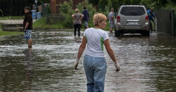 Instytut Meteorologii i Gospodarki Wodnej i Ministerstwo Administracji i Cyfryzacji ostrzegają przed intensywnymi opadami deszczu. Jak podał resort administracji, jest prawdopodobne, że dojdzie do powodzi. Największe wzrosty stanów wody spodziewane są na terenie województw podkarpackiego, małopolskiego, śląskiego, świętokrzyskiego i lubelskiego.