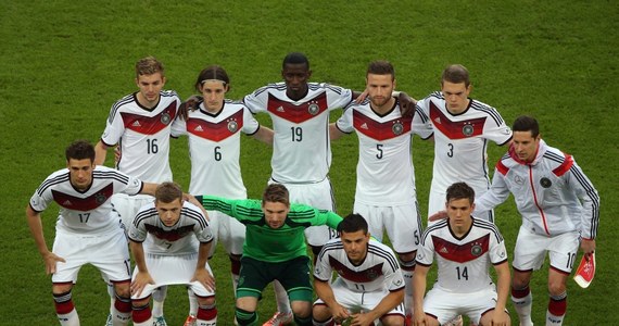 Siedmiu piłkarzy, którzy zagrali we wtorkowym meczu towarzyskim z reprezentacją Polski (0:0), znalazło się w 27-osobowej kadrze Niemiec na mistrzostwa świata w Brazylii. Wśród nich jest Kevin Voland, który w Hamburgu zadebiutował w barwach narodowych. 