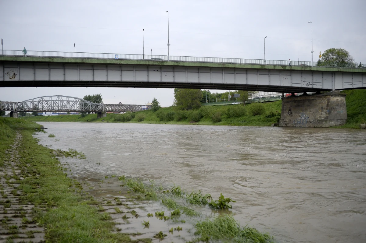 Od samego rana w Faktach RMF FM najświeższe informacje od naszych reporterów w terenie na temat sytuacji pogodowej i hydrologicznej na południu Polski.