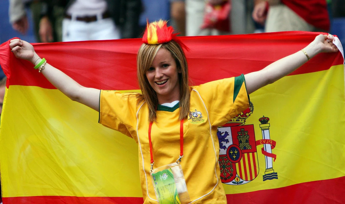 ​Cztery lata temu Hiszpanie zaczęli mundial od porażki ze Szwajcarią...i później zdobyli Puchar Świata. Teraz są na dobrej drodze, by zostać trzecią drużyną w historii, która obroni tytuł. Mało która reprezentacja może się bowiem pochwalić tak szeroką kadrą - Hiszpanie z powodzeniem mogliby wystawić dwie 11-tki. 