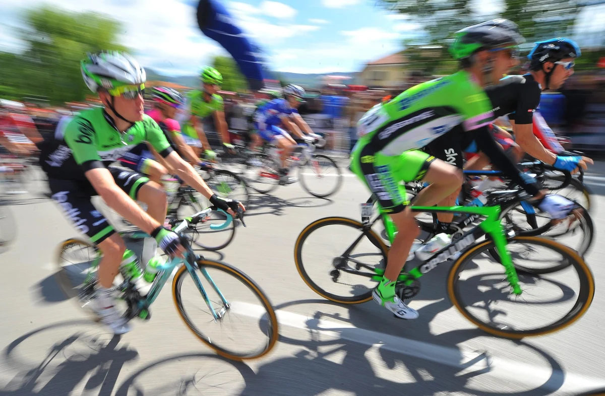 Lider wyścigu Giro d'Italia Australijczyk Michael Matthews (Orica GreenEdge) wygrał na wzgórzu Monte Cassino szósty etap i umocnił się na prowadzeniu. Polscy ponieśli spore straty wskutek dużej kraksy w końcówce rywalizacji.  