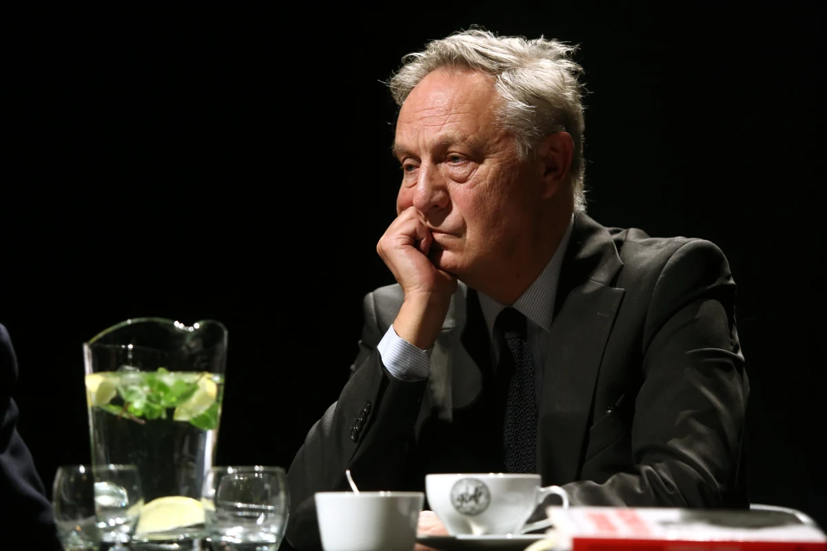 Krzysztof Piesiewicz będzie ponownie sądzony za część zarzutów w swej sprawie narkotykowej. W grudniu zeszłego roku stołeczny sąd uniewinnił byłego senatora od zarzutów posiadania narkotyków i nakłaniania do ich zażywania. Prokuratura zapowiadała wtedy apelację.