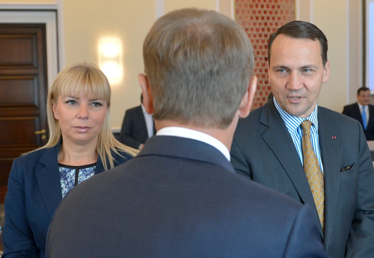 Za niecałe dwa tygodnie odbędzie się premiera nowego rządowego filmu reklamowego. Swój klip pokaże resort Radosława Sikorskiego.