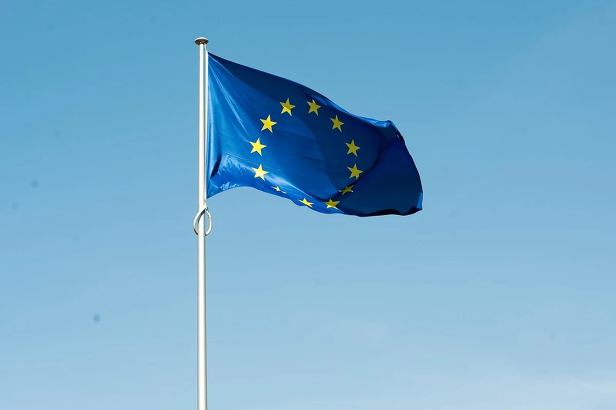 Forum Obywatelskiego Rozwoju ostrzega: kandydaci do PE żonglują obietnicami, których nie będą w stanie spełnić - pisze "Metro". Jawnie nierealnych obietnic, czyli niemożliwych do realizacji, bo nie leżą w kompetencjach Parlamentu Europejskiego, eksperci z FOR wyłowili w tej kampanii wiele, analizując wypowiedzi kandydatów w mediach.