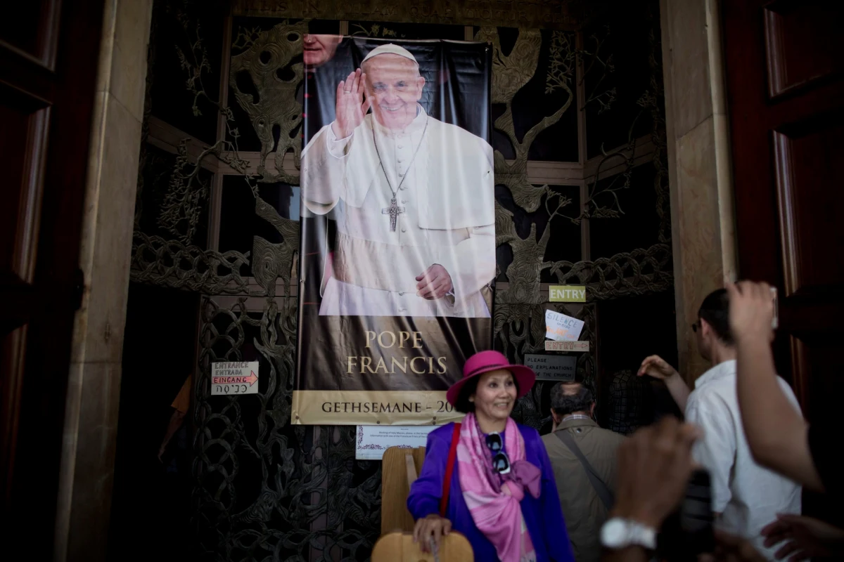 W sobotę papież zacznie pielgrzymkę do Ziemi Świętej. Program trzydniowej wizyty w Jordanii, Autonomii Palestyńskiej i Izraelu wypełniony jest niemal co do godziny. Główne hasła pielgrzymki to ekumenizm, pokój w Ziemi Świętej i dialog między religiami. 