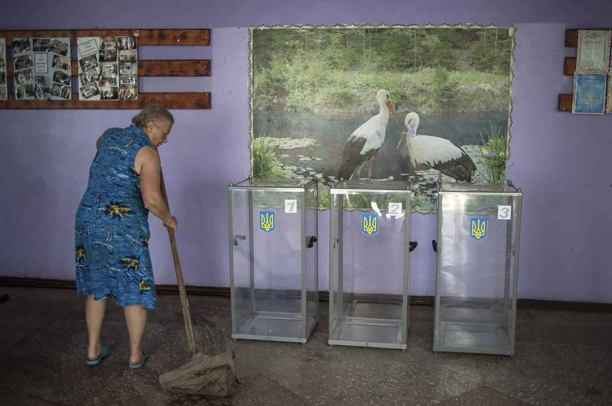 Pełniący obowiązki prezydenta Ukrainy Ołeksandr Turczynow zaapelował do Ukraińców o udział w głosowaniu na przeterminowanych wyborach prezydenckich w niedzielę. Podkreślił, że tylko wspólnym wysiłkiem zdołają zbudować silne, demokratyczne państwo.