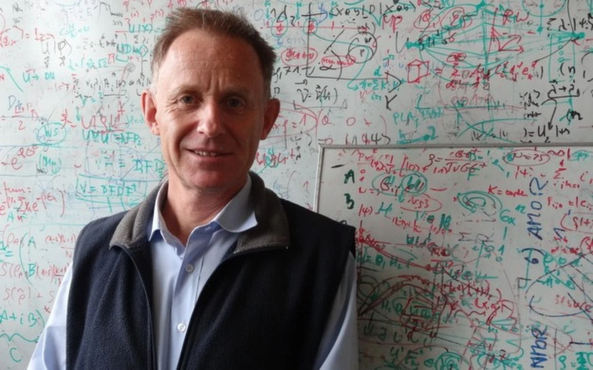 Jak przyjęta ordynacja wyborcza wpływa na skład Parlamentu Europejskiego? Jak obliczyć siłę Twojego głosu podczas różnych wyborów? Jak poznać, że wybory zostały sfałszowane, analizując jedynie ich wyniki? Odpowiedzi na te i wiele innych pytań można znaleźć w wydanej właśnie przez Wydawnictwo Sejmowe książce "Każdy głos się liczy! Wędrówka przez krainę wyborów". Jak podkreśla w rozmowie z RMF FM jeden z jej autorów prof. Karol Życzkowski, idealnego systemu wyborczego nie ma, ale wyniki każdego głosowania można sprawdzić.