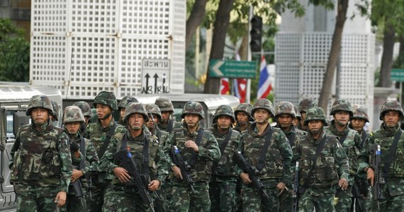 Dzień po przewrocie wojskowym w Tajlandii Waszyngton wstrzymał wartą 3,5 mln dolarów pomoc militarną dla tego kraju - poinformowała rzeczniczka Departamentu Stanu Marie Harf. Dodała, że rozważane jest też zawieszenie funduszu pomocowego wartego 7 mln dolarów.