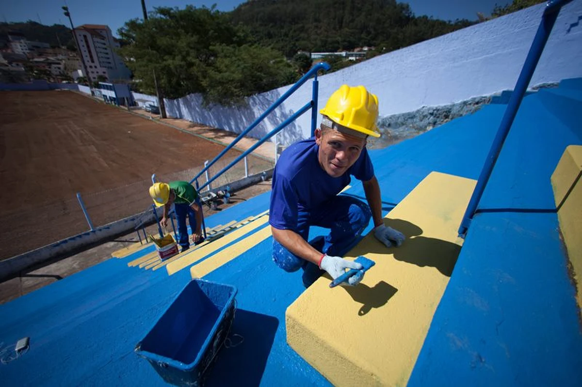 Brazylia gospodarz rozpoczynającego się 12 czerwca piłkarskiego mundialu przeznaczy na zapewnienie bezpieczeństwa jego uczestników 628 mln euro - poinformowali na konferencji prasowej ministrowie obrony Celso Amorim i sprawiedliwości Jose Eduardo Cardozo.
