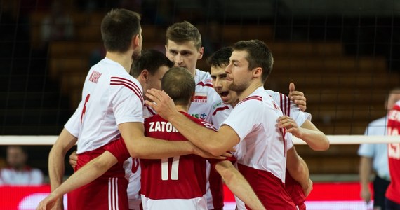 Polscy siatkarze wygrali w Lublanie z Łotwą 3:0 i awansowali do przyszłorocznych mistrzostw Europy we Włoszech i Bułgarii. W niedzielę czeka ich jeszcze mecz z Macedonią.   