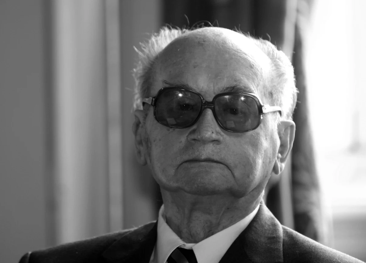 Po długiej chorobie zmarł generał Wojciech Jaruzelski, autor stanu wojennego. Miał 91 lat. Zastępca komendanta Wojskowego Instytutu Medycznego płk Grzegorz Kade podał, że "generałowi do ostatnich chwil towarzyszyła córka Monika".