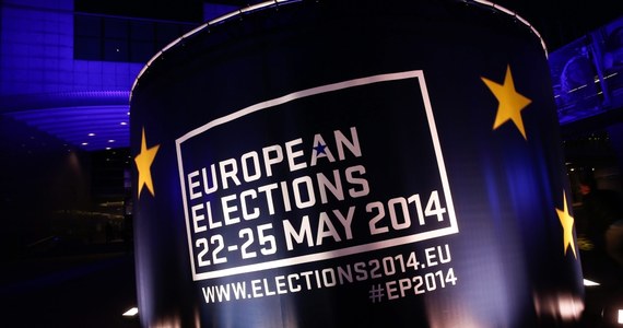 Wybory do Parlamentu Europejskiego wygrali chadecy, zdobywając 28,2 proc. głosów i 212 miejsc. Drugą pozycję zajęli socjaldemokraci, uzyskując 24,9 proc. głosów i 187 mandatów - wynika ze wstępnych wyników głosowania. W nowym PE znajdzie się silna grupa eurosceptyków.