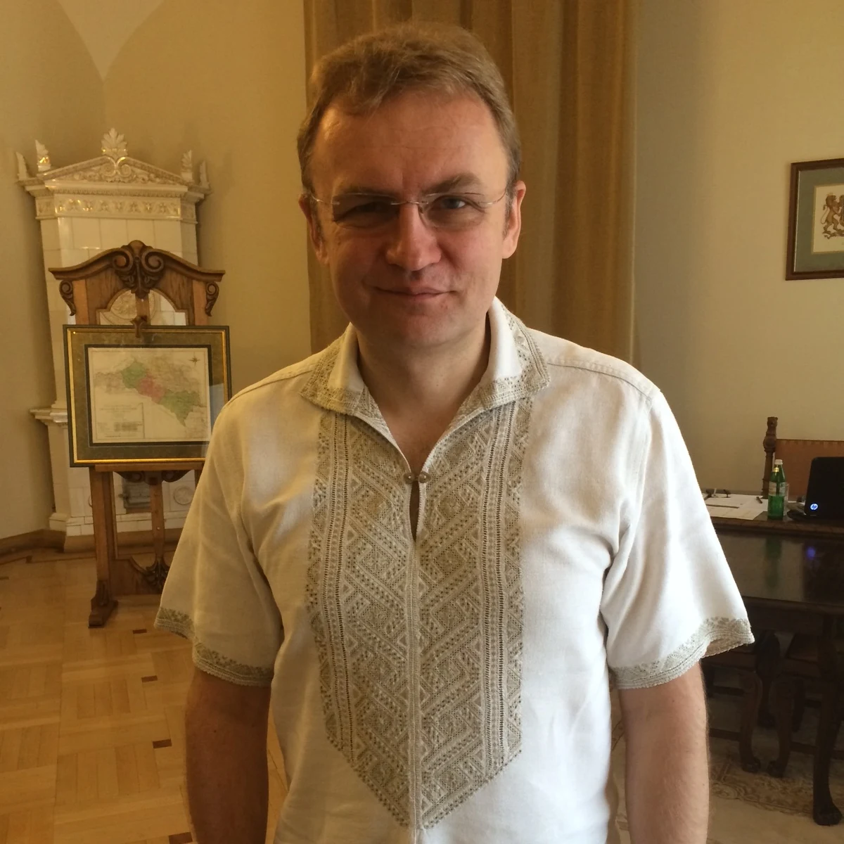 "Sytuacja w Rosji - nie w Moskwie, ale w głębi Rosji - jest katastrofalna. Jeżeli w sferze ekonomii Ukraina będzie mocna, jeżeli korupcja będzie minimalizowana, to Krym sam wróci do Ukrainy" - mówi w rozmowie ze specjalnym wysłannikiem RMF FM Krzysztofem Kotem mer Lwowa Andrij Sadowy. "Jestem wielkim optymistą. Są wybory, prezydent, nowe czasy dla naszej Ukrainy. Jestem przekonany, że wszystko będzie ok" - podkreśla. Pytany, kiedy Ukraina będzie w UE, mówi: "7 lat brzmi dobrze".