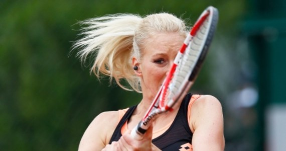 Urszula Radwańska na pierwszej rundzie zakończyła występ w wielkoszlemowym Roland Garros w Paryżu. Polska tenisistka skreczowała w pojedynku ze Magdaleną Rybarikovą przy stanie 4:6, 6:4, 3:0 dla Słowaczki. Szczęścia nie miała też rozstawiona z numerem 13. Caroline Wozniacki. Dunka przegrała z Belgijką Yaniną Wickmayer 6:7 (5-7), 6:4, 2:6.