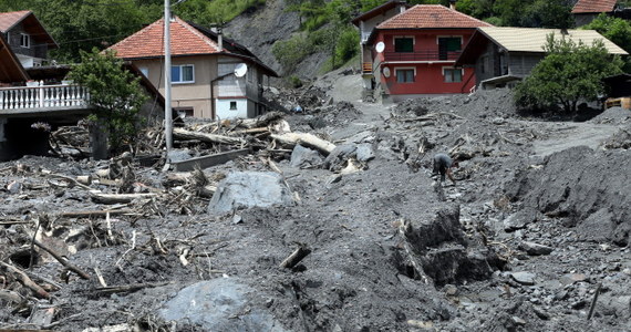 Jak dowiedział się dziennikarz RMF FM, w poniedziałek polscy strażacy mają zakończyć pracę w bośniackim mieście Samacz, zalanym przez gigantyczną powódź na Bałkanach. Ekipa 37 ratowników z Krosna pojechała tam przed tygodniem. 