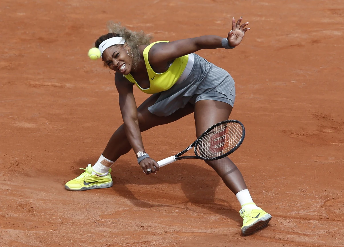Serena Williams odpadła w drugiej rundzie wielkoszlemowego turnieju na kortach im. Rolanda Garrosa w Paryżu. Liderka rankingu tenisistek przegrała z Hiszpanką Garbine Muguruzą Blanco 2:6, 2:6. Amerykanka była rozstawiona z numerem pierwszym. 