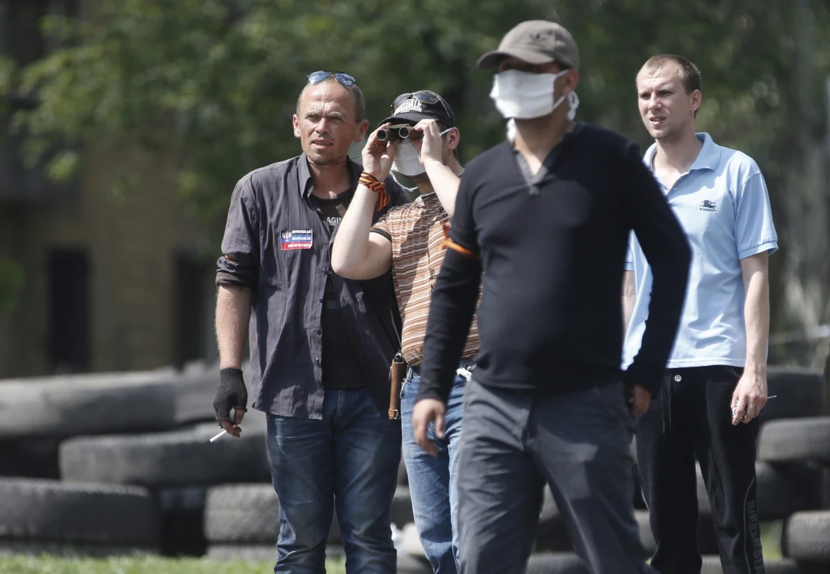 "Grozili mi odcięciem ręki, rozstrzelaniem lub powieszeniem. Dopuszczałem myśl, że tylko cud może mnie uratować. Miałem związane ręce i nogi oraz zaklejone oczy" - mówi w rozmowie z TVN24 ks. Paweł Witek uratowany z rąk separatystów. Duchowny, porwany we wtorek, prawdopodobnie jest już poza obwodem donieckim na Ukrainie. 