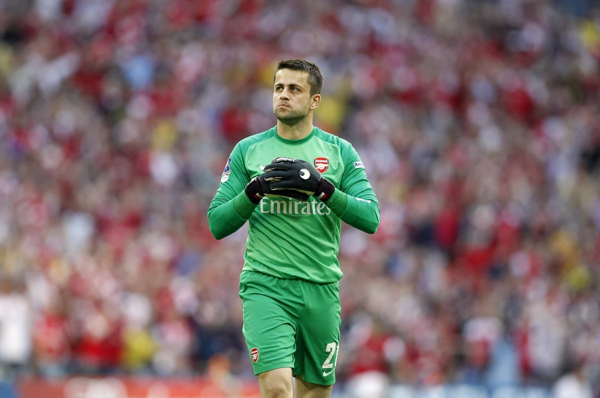 Łukasz Fabiański od przyszłego sezonu będzie zawodnikiem Swansea City. Reprezentant Polski podpisał z nowym klubem 4-letni kontrakt. Polski bramkarz po siedmiu latach rozstaje się z Arsenalem Londyn.